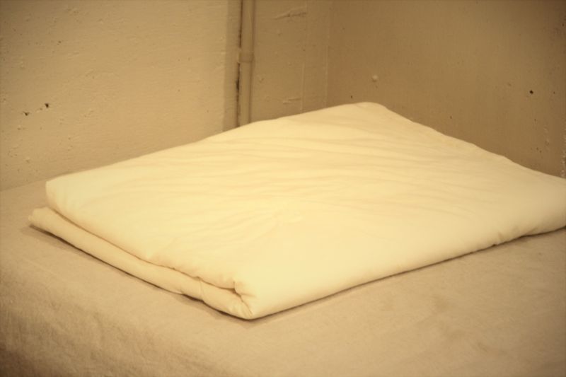 春や秋に心地よく眠る　真綿（まわた）の掛布団　シングルサイズ150x210cm
