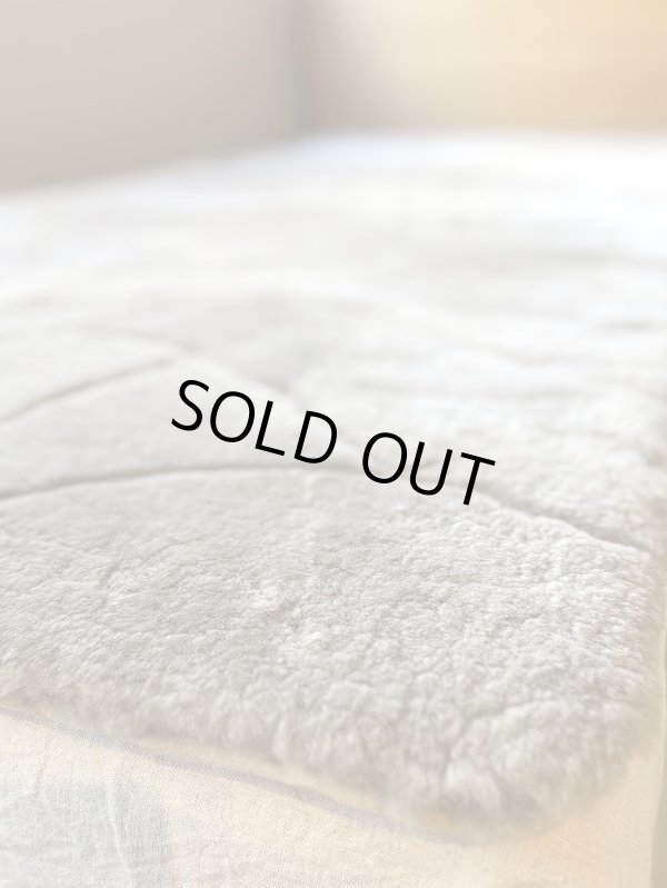 画像1: 山内さん退職置き土産「破格のムートンシーツ」第2弾