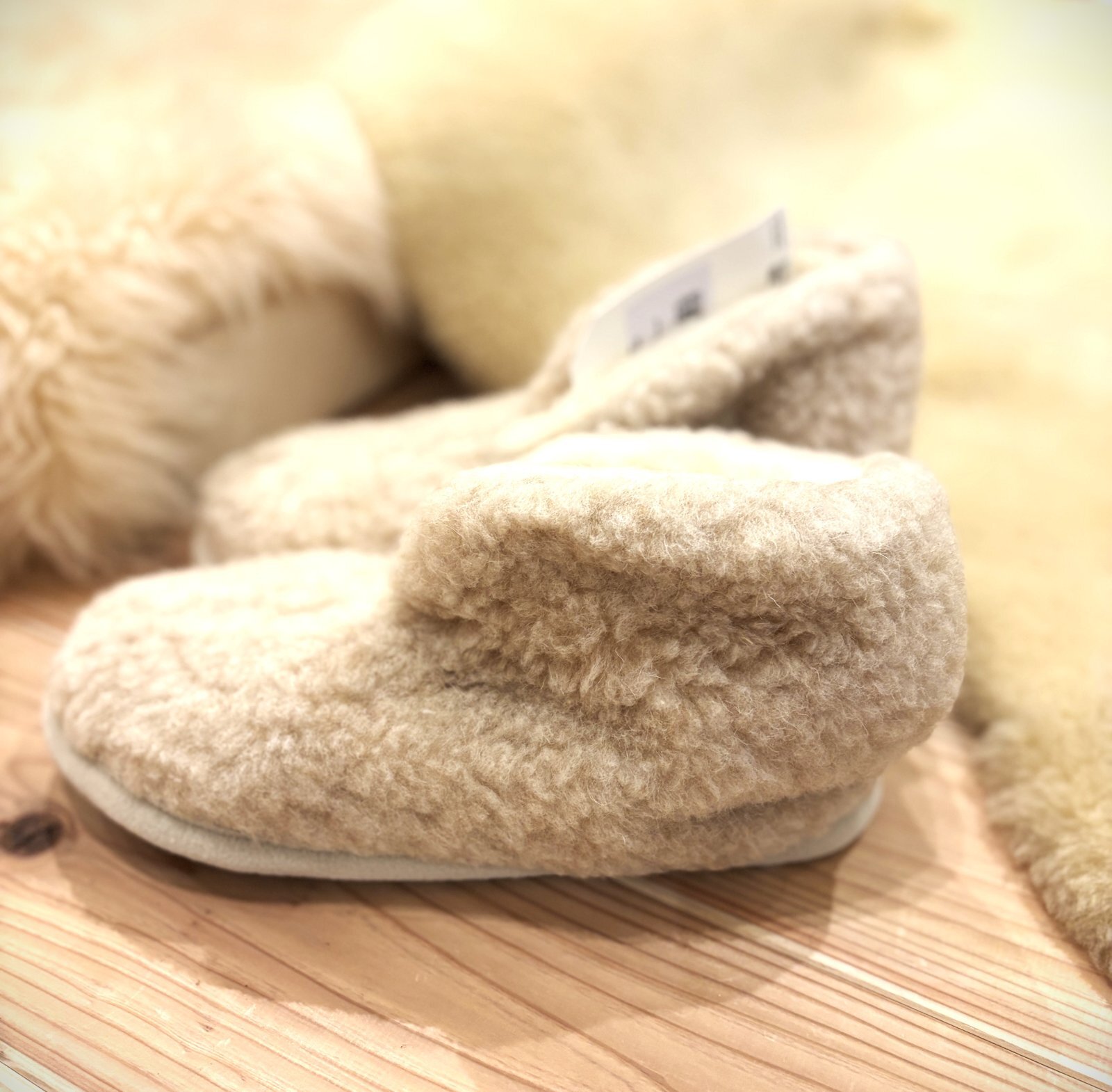 画像10: 羊毛のスリッパ